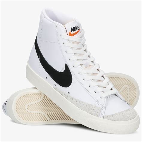 NIKE Blazer Mid '77 Sneaker in Weiß bei SNIPES 